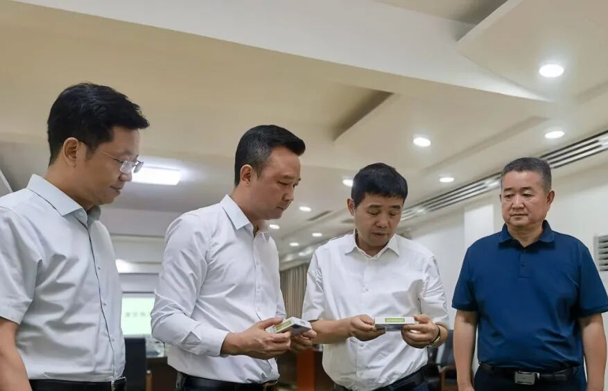 河南省药监局局长田文才莅临开封康诺药业调研